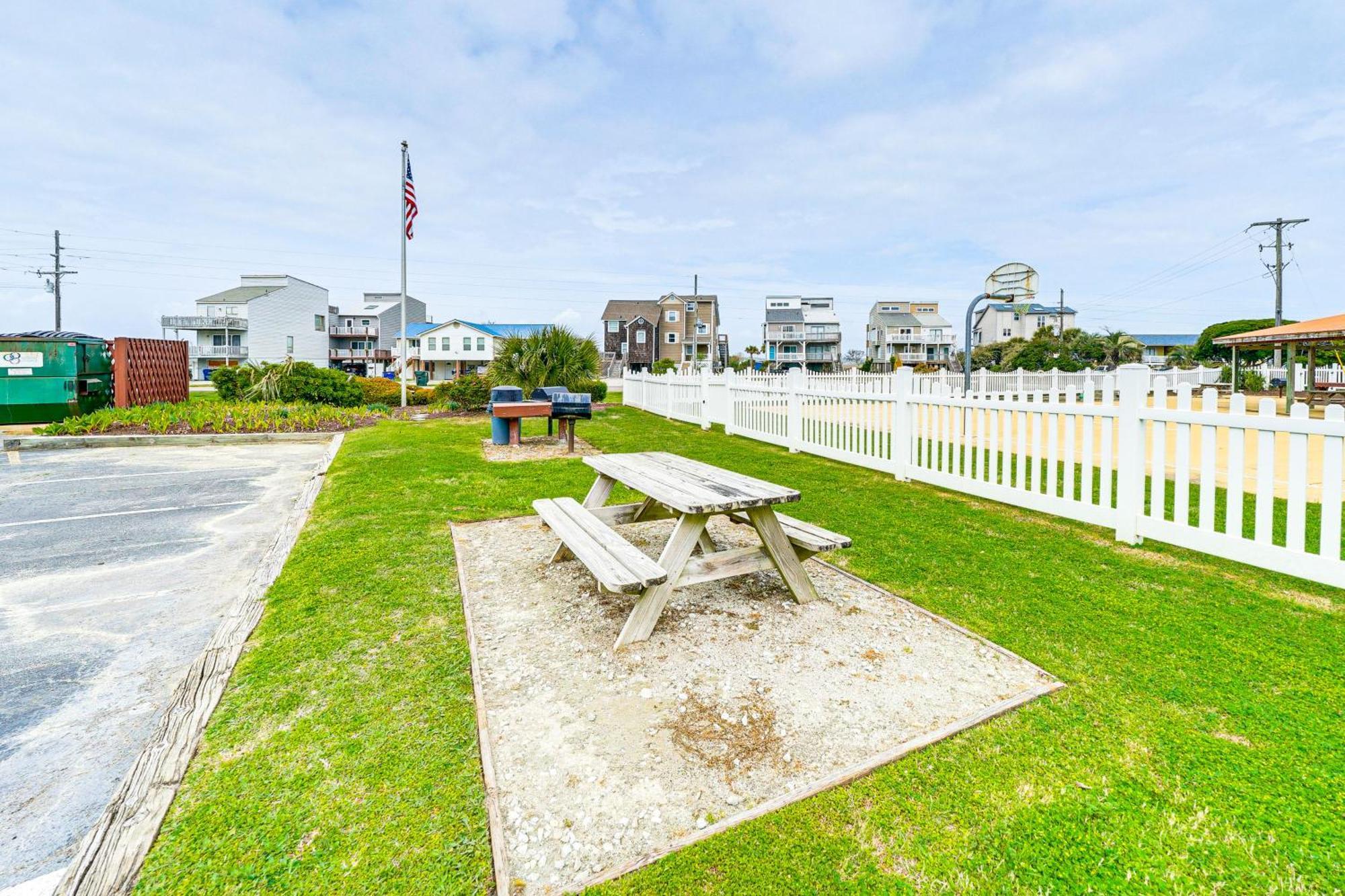Steps To The Beach Oceanfront Condo With Lanai! North Topsail Beach Extérieur photo